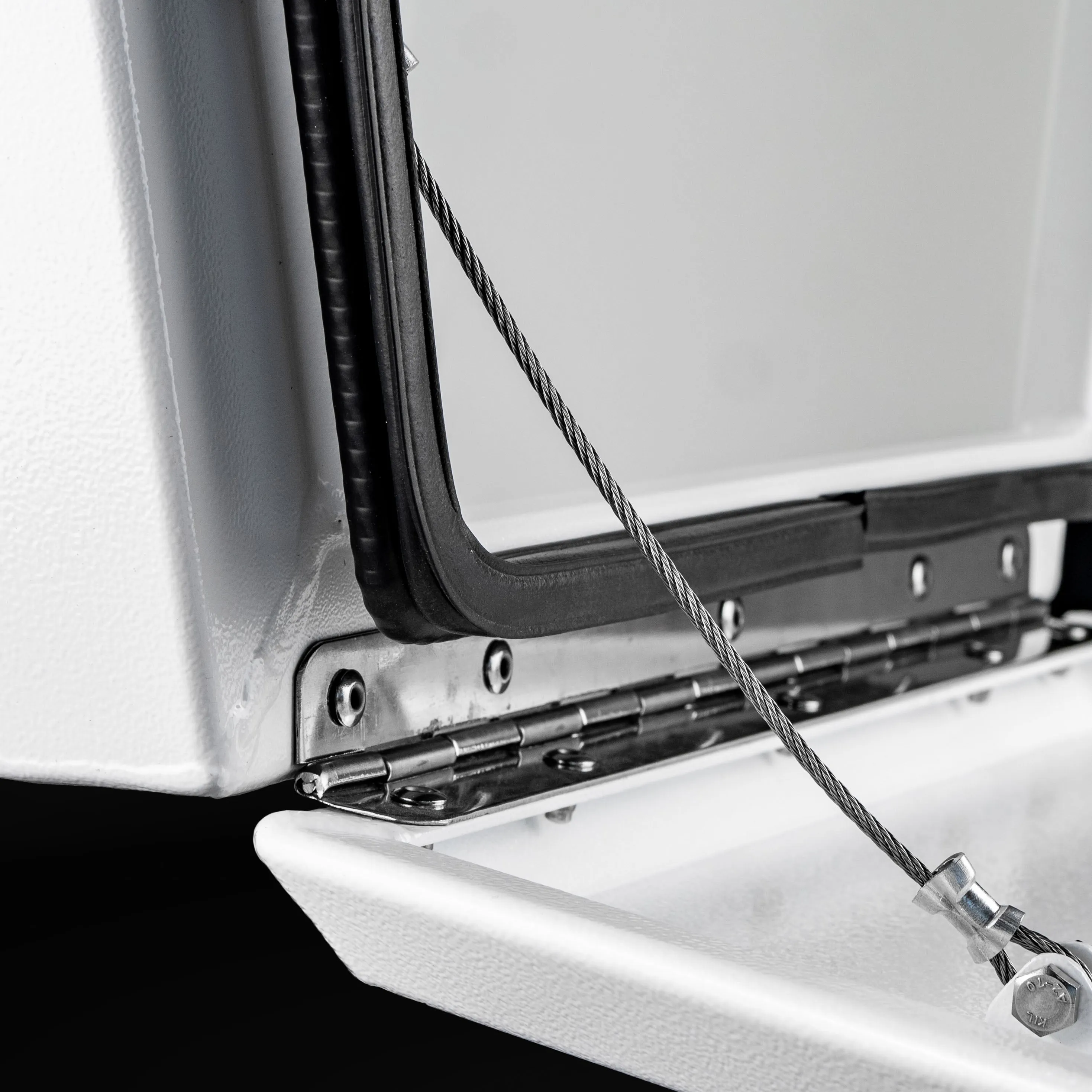 600mm NTR Tapered Aluminium Under Tray Toolbox (Pair) - White