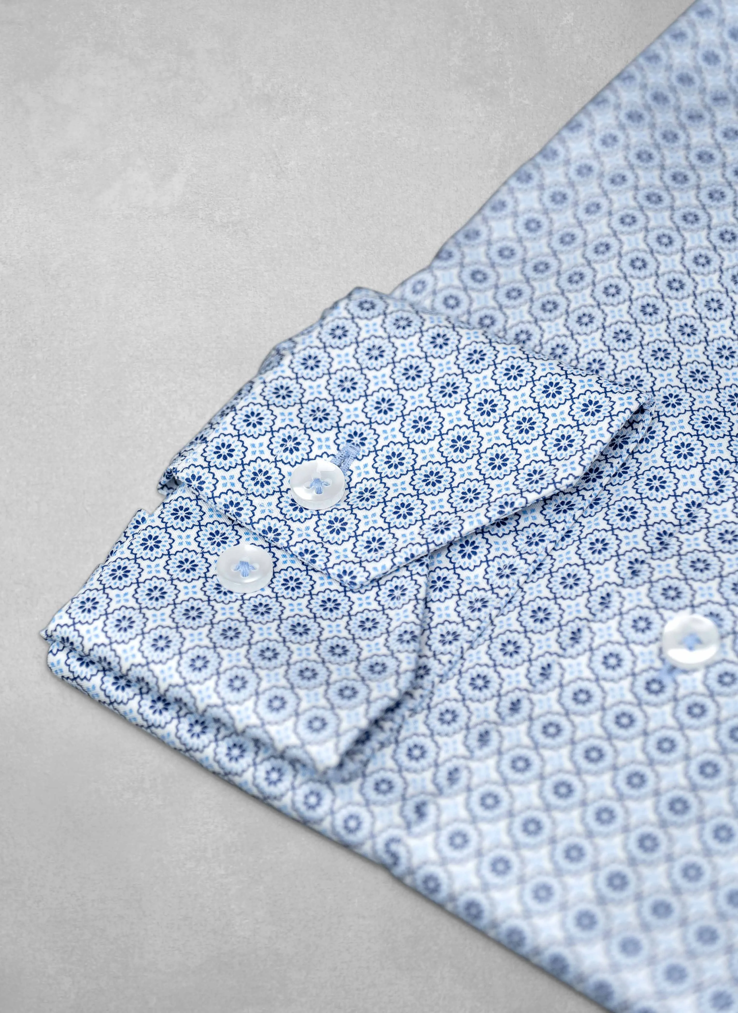 Alexander in Printed "Mosaic" Blue Shirt