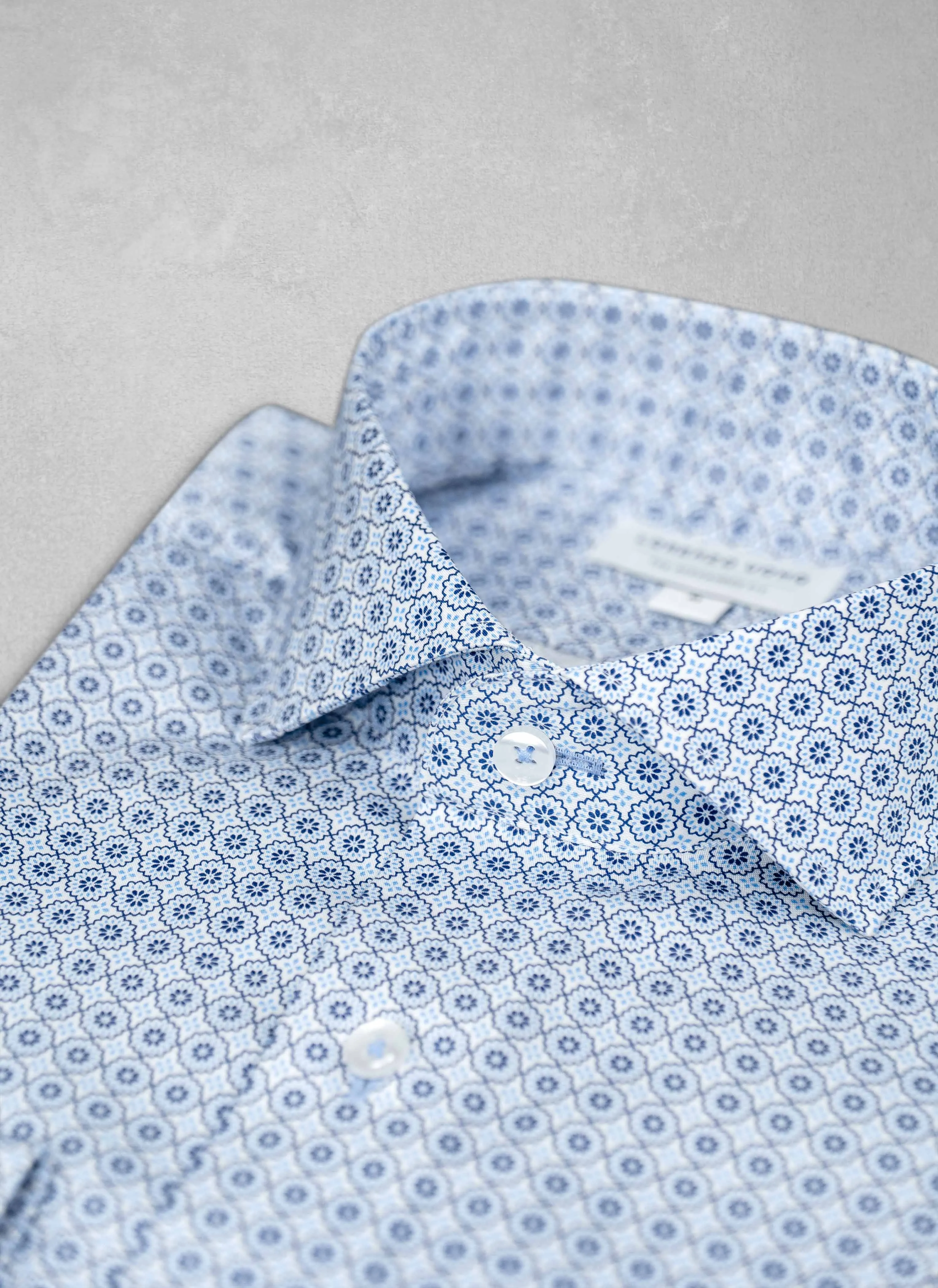 Alexander in Printed "Mosaic" Blue Shirt
