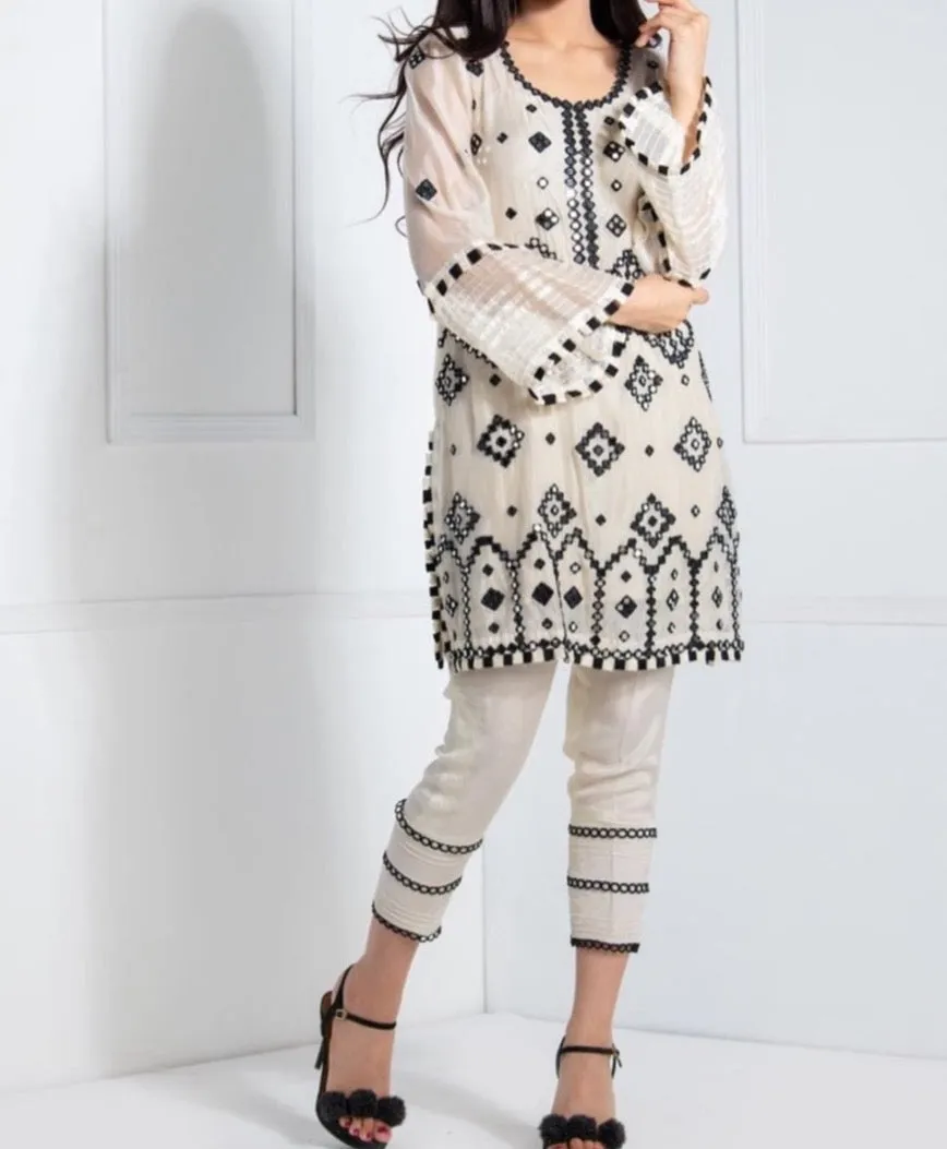 Grace S428-Embroidered 3pc organza dress with organza embroidered duppata.