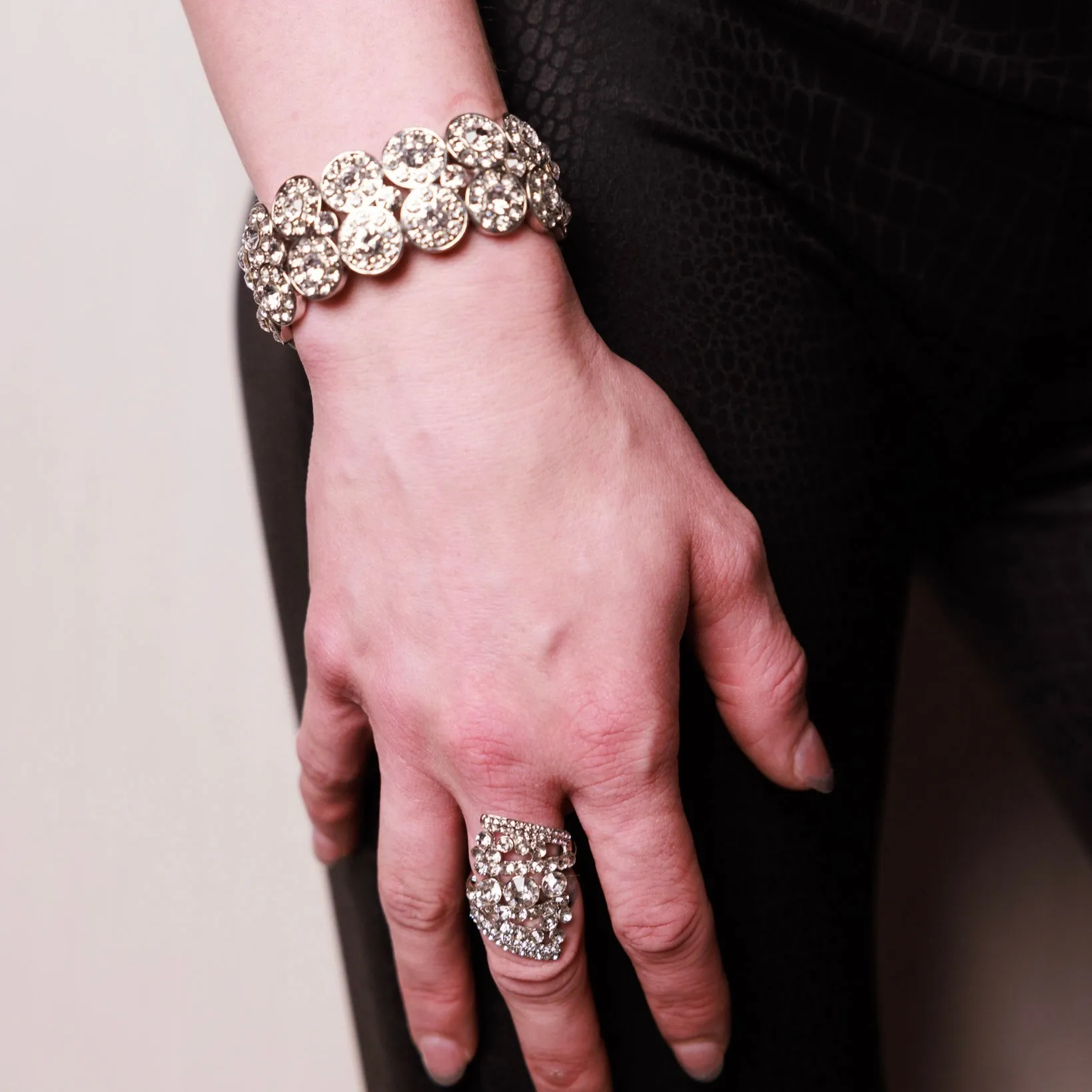 KARIZMA - clear bubble stretch rhinestone ring