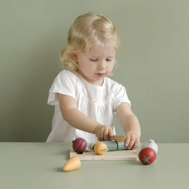 Little Dutch, Cutting Vegetables