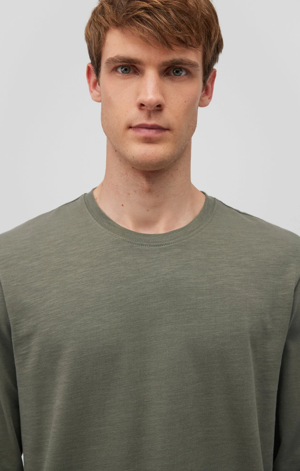 LONG SLEEVE CREW NECK T-SHIRT IN MULLED BASIL