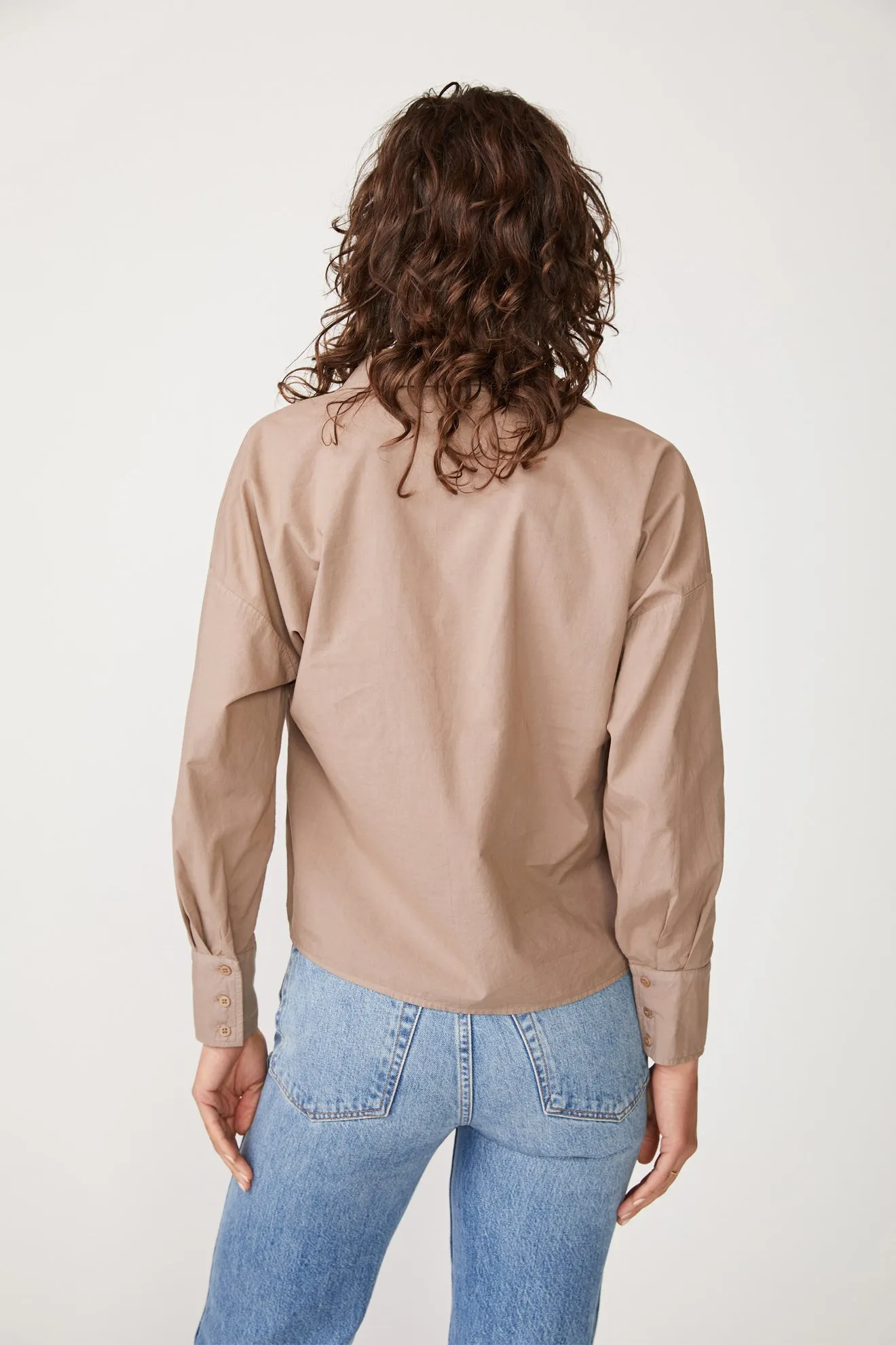 Poplin L/S Front Twist Shirt, Mocha